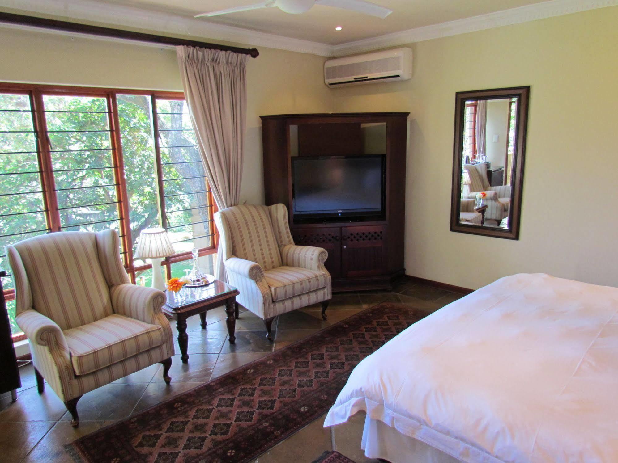 Matumi Golf Lodge Нелспрёйт Экстерьер фото